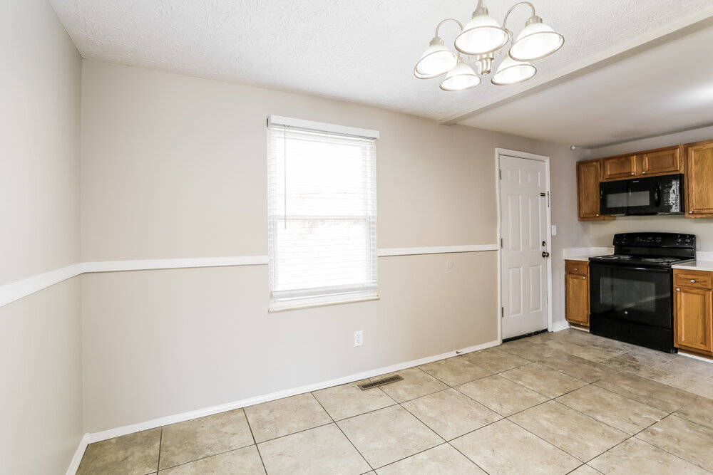 Building Photo - 2616 Saugus Cir