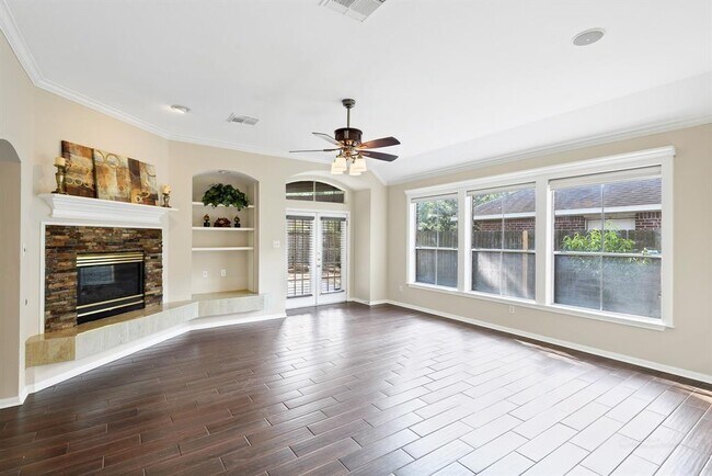 Building Photo - 7211 Bethany Bay Dr