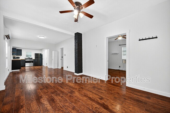 Building Photo - 1129 W Owings St