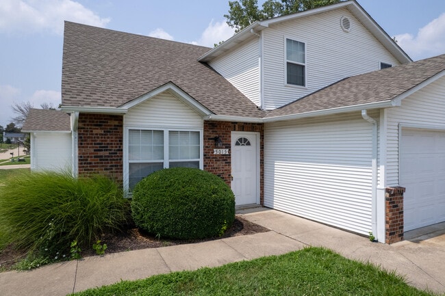 Building Photo - 5015 CARRIE RIDGE Dr