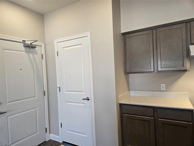 Building Photo - 3300 Nationway