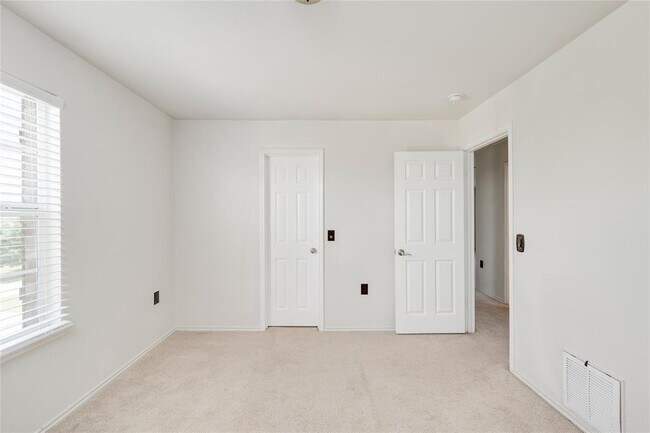 Building Photo - 5701 Cass Ct