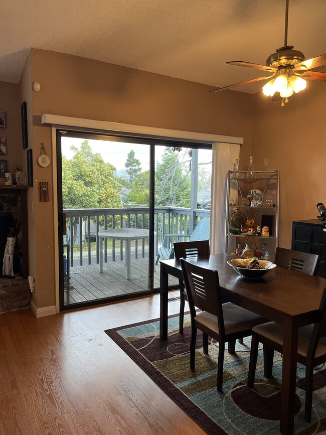 Building Photo - 1487 Ashwood Dr