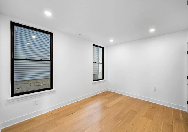 Building Photo - 1800 W Girard Ave