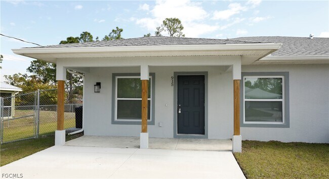 Building Photo - 915 Graystone Ave