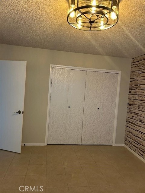 Building Photo - 25869 Sandy Lodge Rd