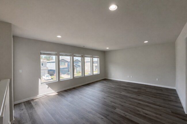 Building Photo - Spacious 4-Bedroom Home with Balcony and Fenced Yard in Marysville