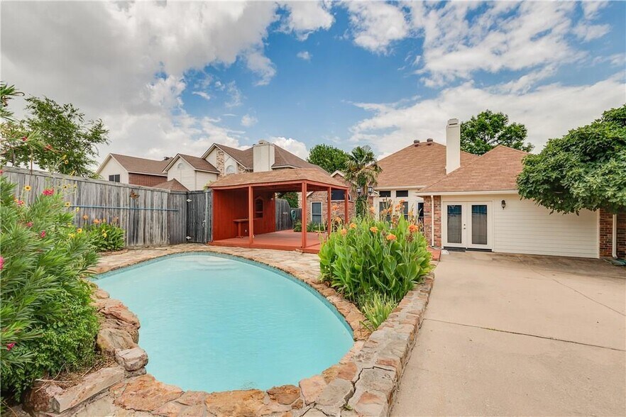 Building Photo - 7125 Northpointe Dr