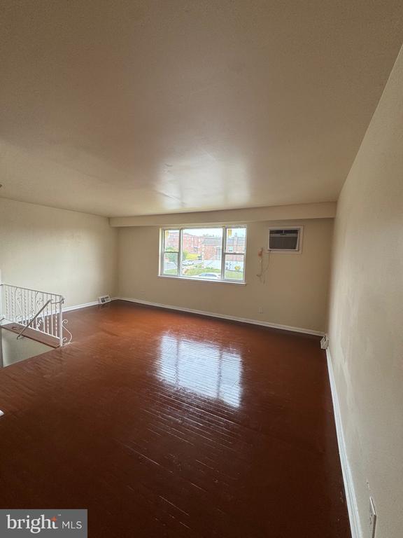 Building Photo - 7710 Summerdale Ave