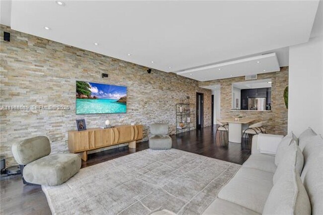 Building Photo - 3340 NE 190th St