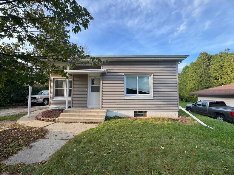 Primary Photo - 716 Columbus Ave