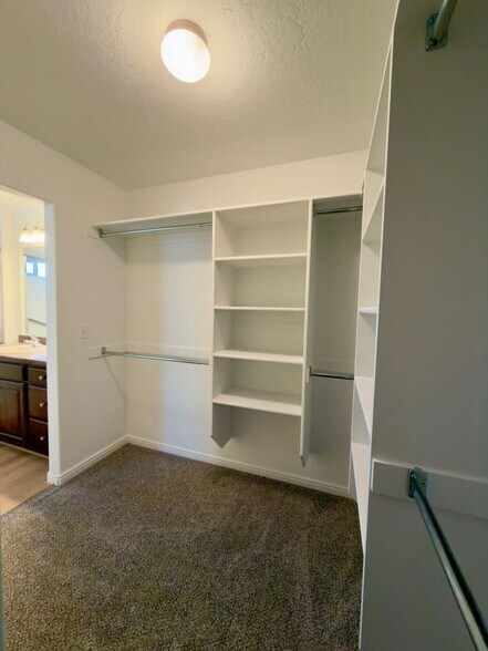 Building Photo - 664 E 110 S