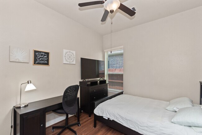 Building Photo - 20214 Parker Bend Ln