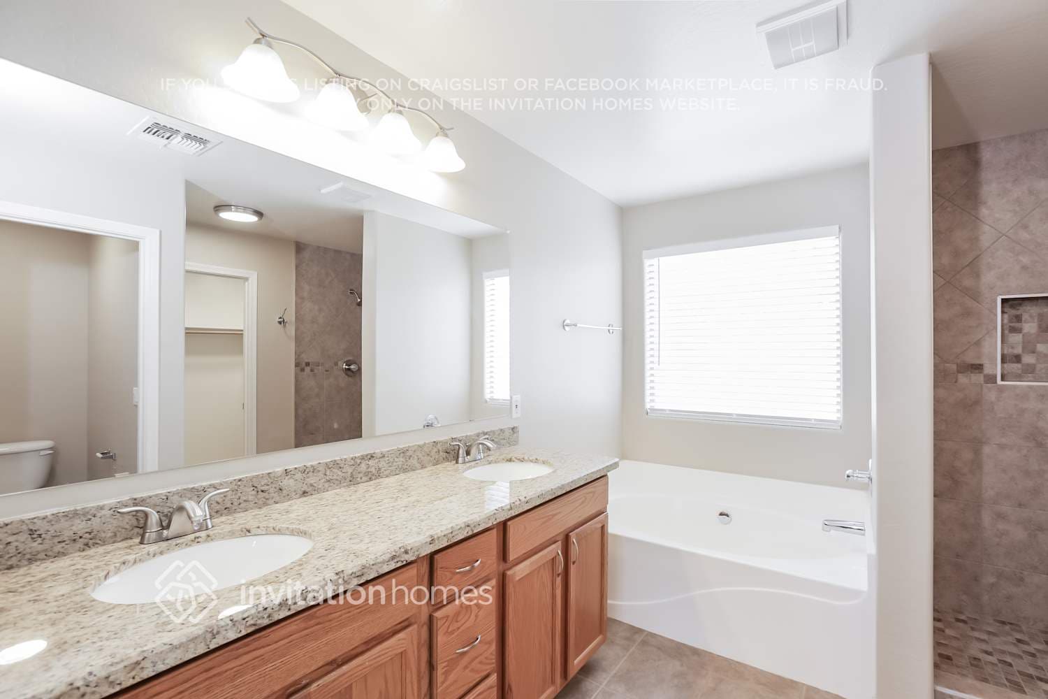 Building Photo - 3787 E Chickadee Rd