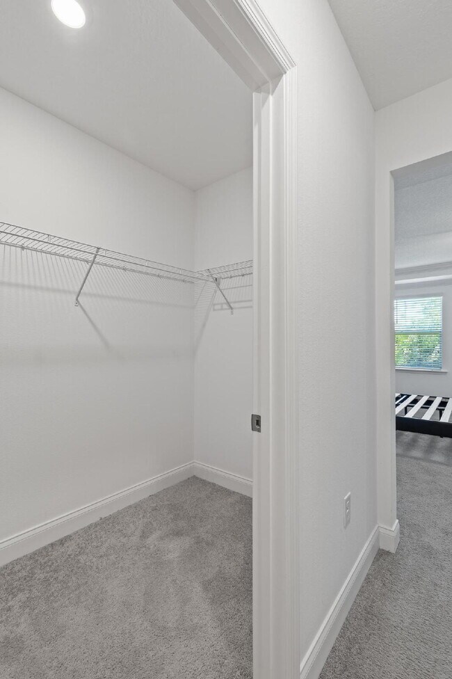 Building Photo - CLOSE TO EVERYTHING!