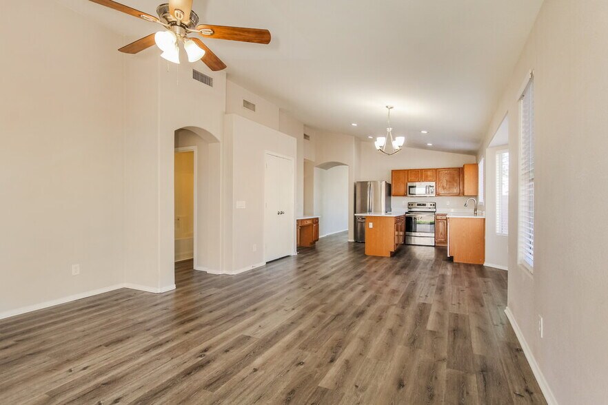 Building Photo - 8234 W Pima St