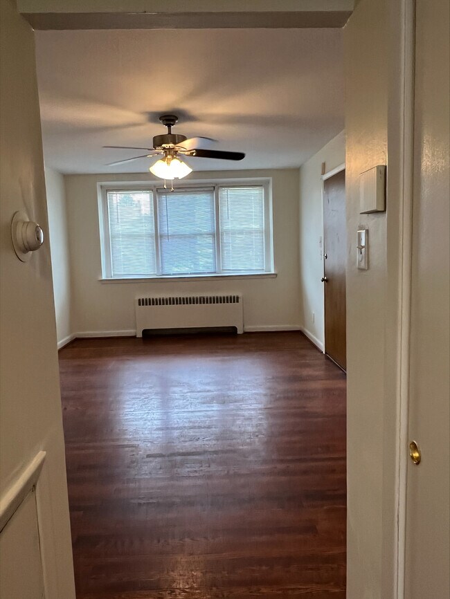 Living Room Area - 158 W Cheltenham Ave