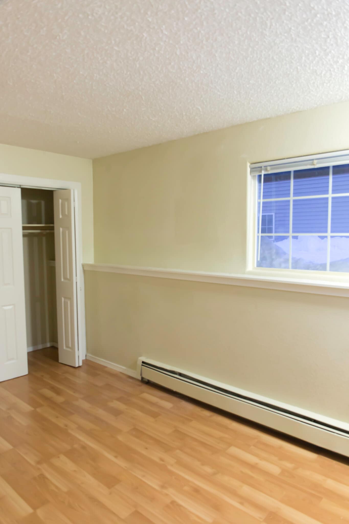 Building Photo - 1350 W 27th Ave