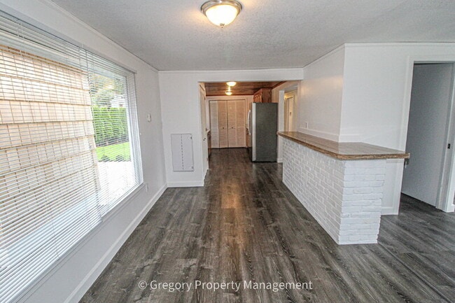 Building Photo - 1202 44th St SE