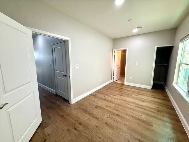 Building Photo - 3526 Luca St