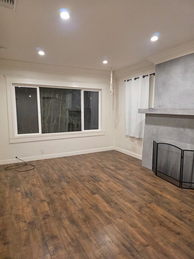 Building Photo - 746 N Virginia Ct