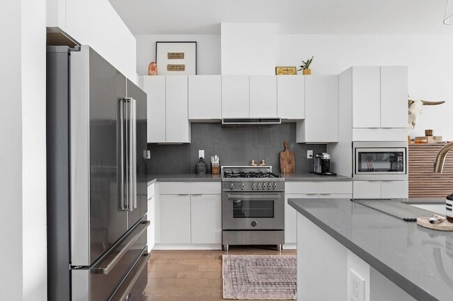 Building Photo - 207 W Johanna St