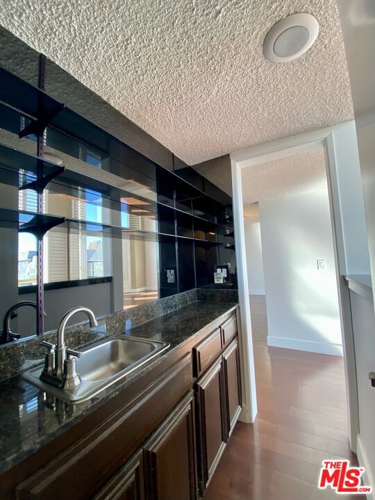 Building Photo - 2332 Fox Hills Dr