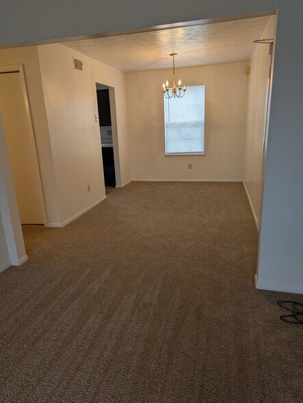 Building Photo - 8045 Pippin Rd