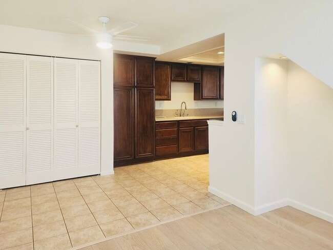 Building Photo - 2275 Hawthorne Pl