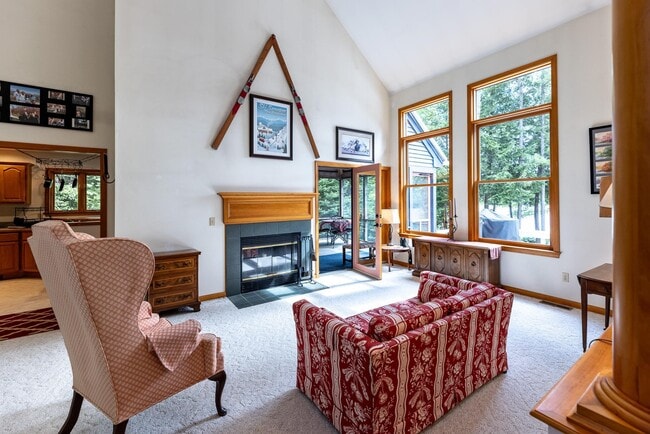 Building Photo - 12 Woodland Ln