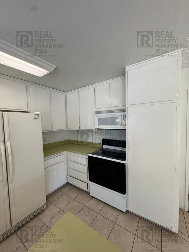 Building Photo - 55+ Community Gem: Open Floor Plan, Large ...