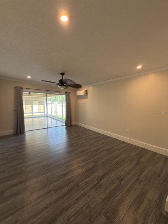 Building Photo - 2311 Heron Cir
