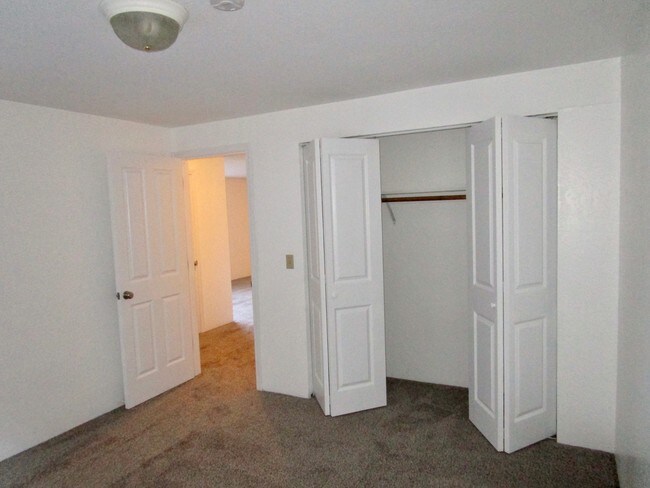 Building Photo - 300 Union St