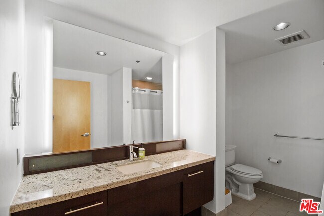 Building Photo - 1111 S Grand Ave