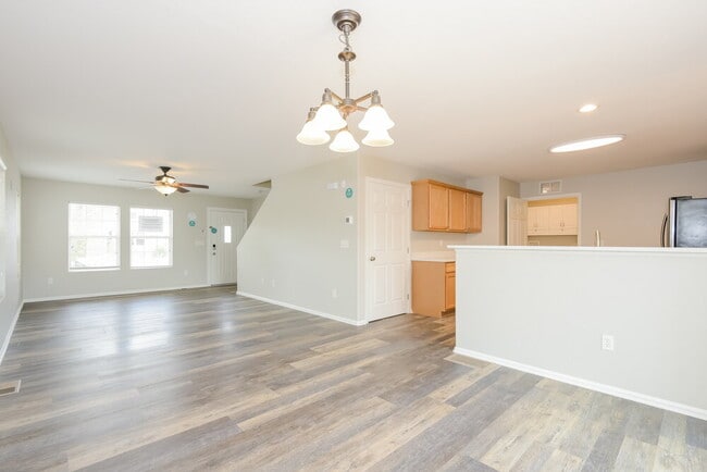 Building Photo - 1832 Morningview Ln