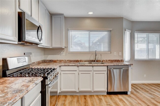 Building Photo - 446 Nettleton Cir