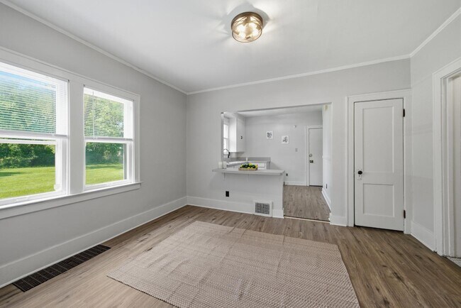 Building Photo - 14601 San Juan Dr