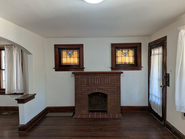 Building Photo - 5046 Miami St