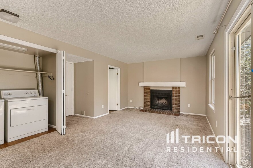 Building Photo - 4290 S Halifax Way