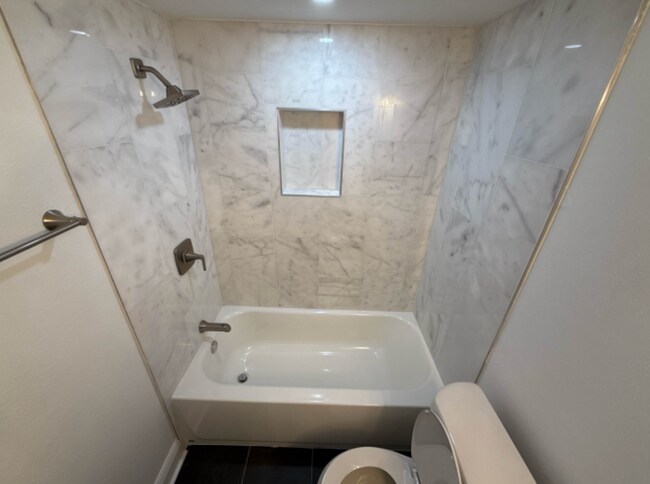 Building Photo - 2209 Belleair Rd