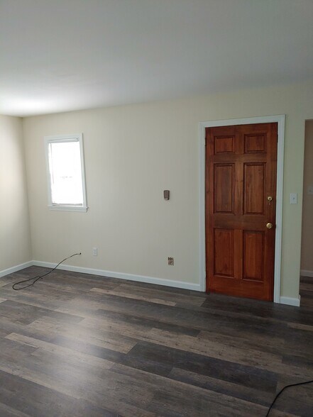 Building Photo - 613 Garfield Ave