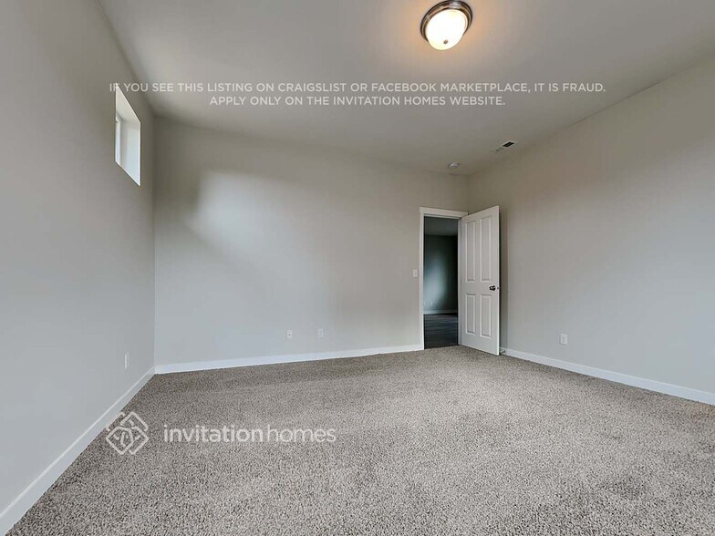 Building Photo - 5675 56th Loop SE
