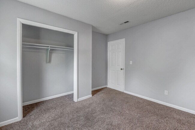 Building Photo - Recently Renovated Units in Decatur, AL