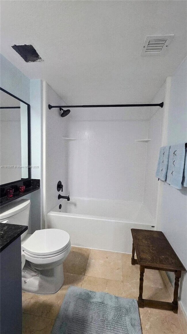 Building Photo - 1625 Kennedy Cswy