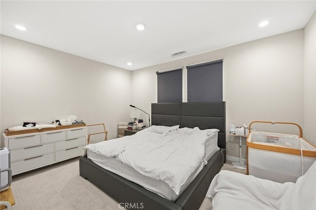 Building Photo - 478 Sycamore Dr