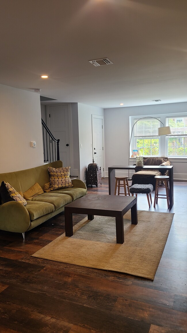 Building Photo - 25 Wilmer St