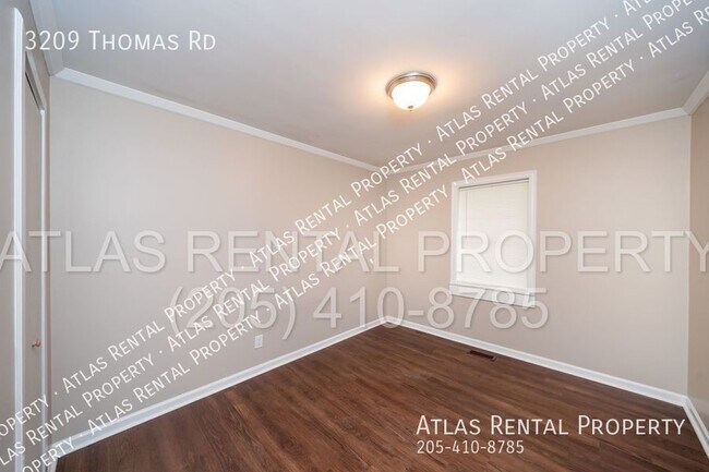 Building Photo - 3209 Thomas Rd