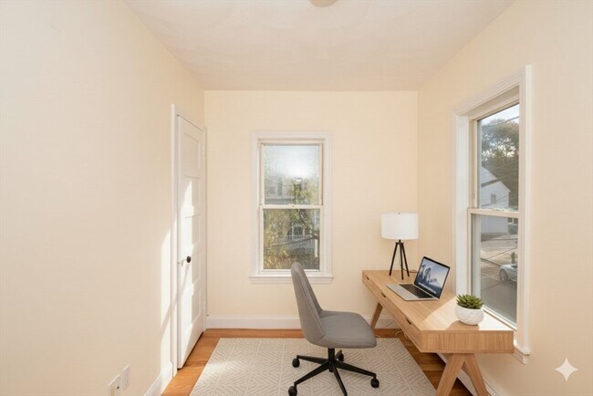 Building Photo - 18 Union St