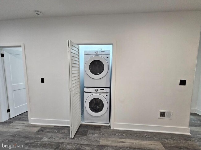 Building Photo - 844 West Chester Pike