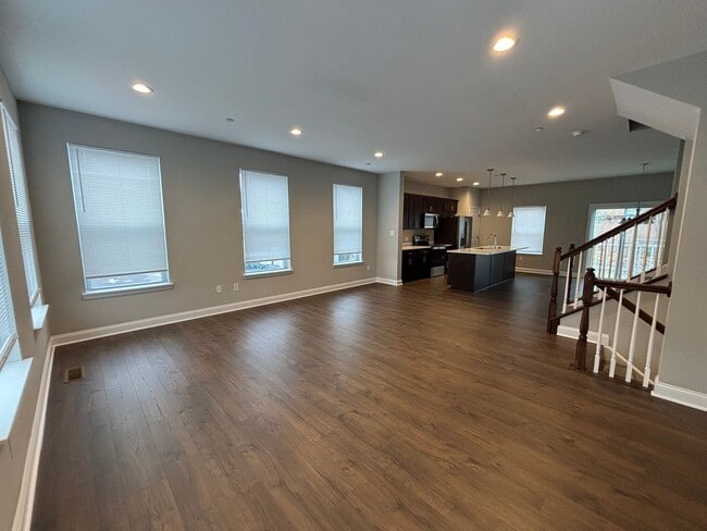 Building Photo - Beautiful Townhome in Cannonsburg!